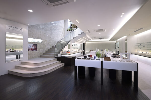 村井メガネ本店